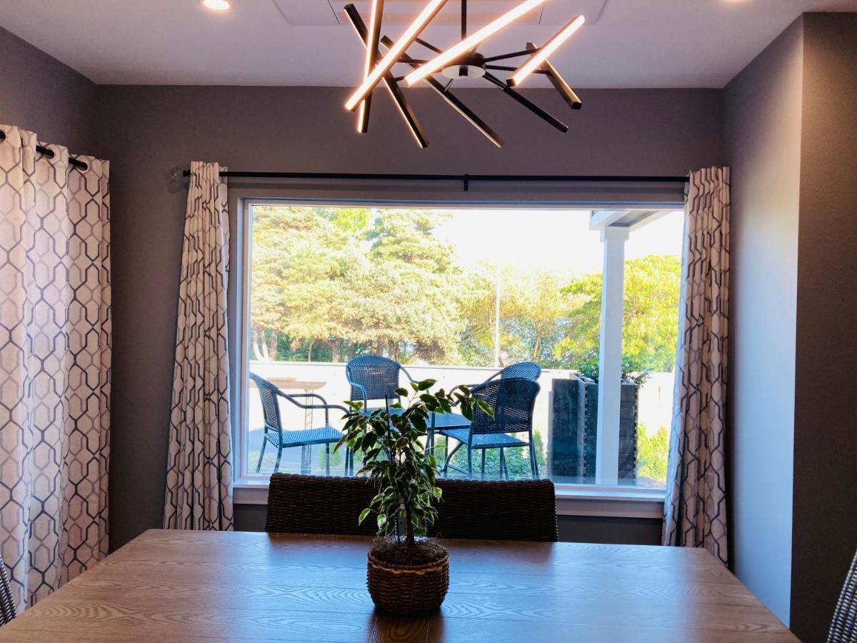 Green Lake 1St Line Home A With Central Air Conditioners Seattle Exterior foto