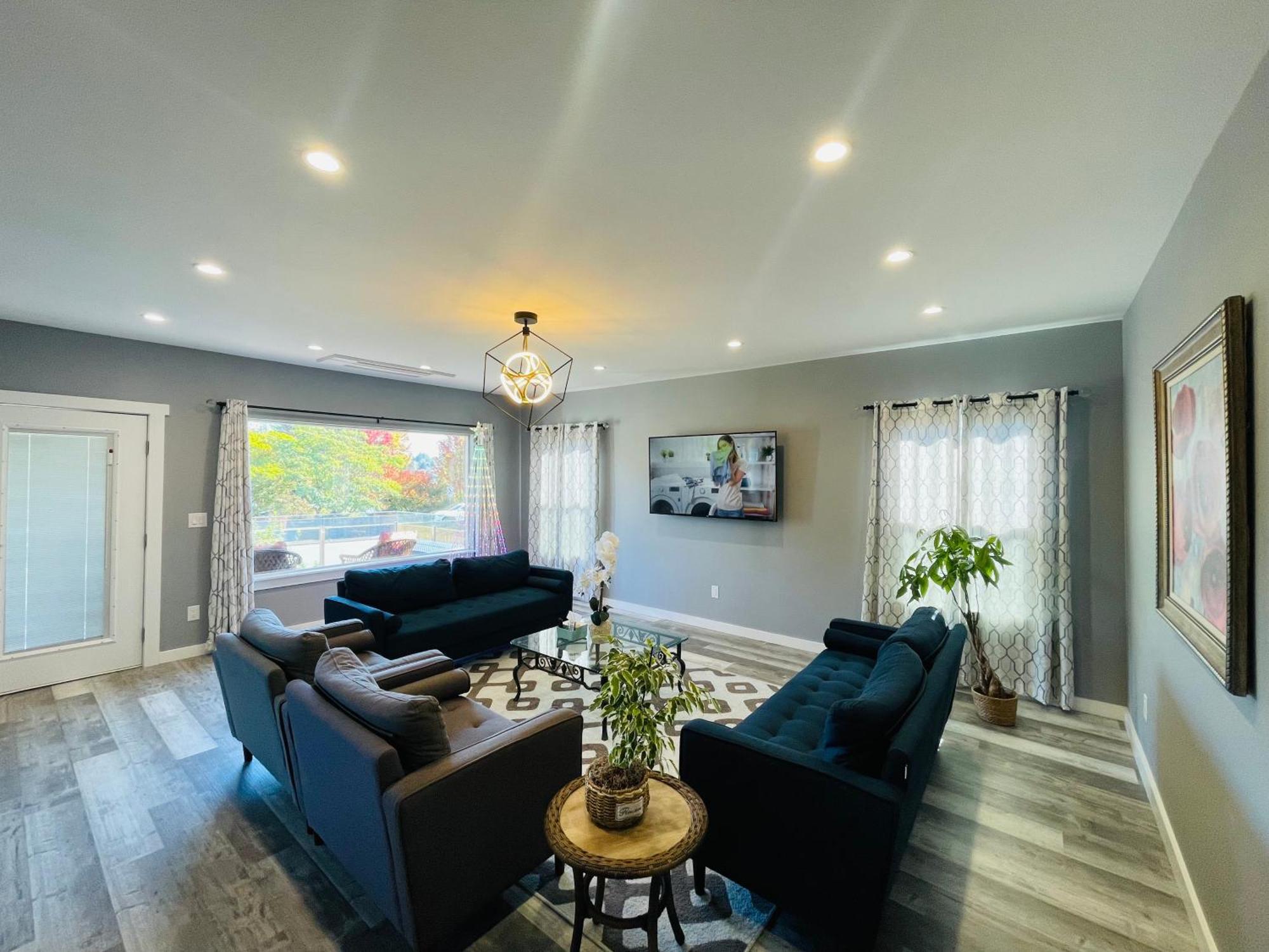 Green Lake 1St Line Home A With Central Air Conditioners Seattle Exterior foto